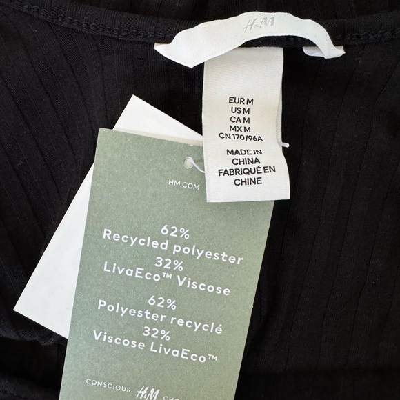 2/$15 NWT H&M Crop Top Ribbed Scoop Neck Baby Tee, Black, Size M - Picture 5 of 5